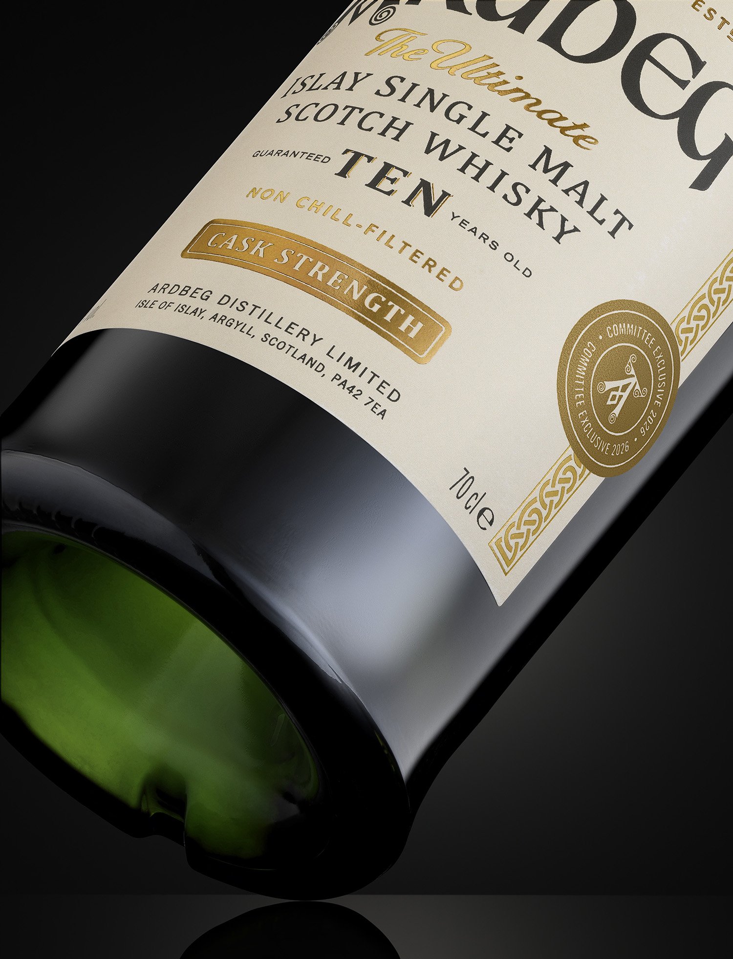 アードベッグ史上最高度数の61.7%、ファン待望の樽出し原酒「カスク